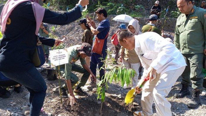 Keterlibatan dalam Program Konservasi Lore Lindu